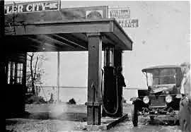 EARLY GAS STATION