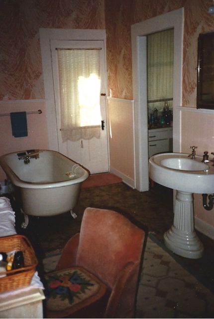 224...2nd floor bathroom