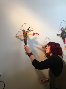 Compass Dayna hanging