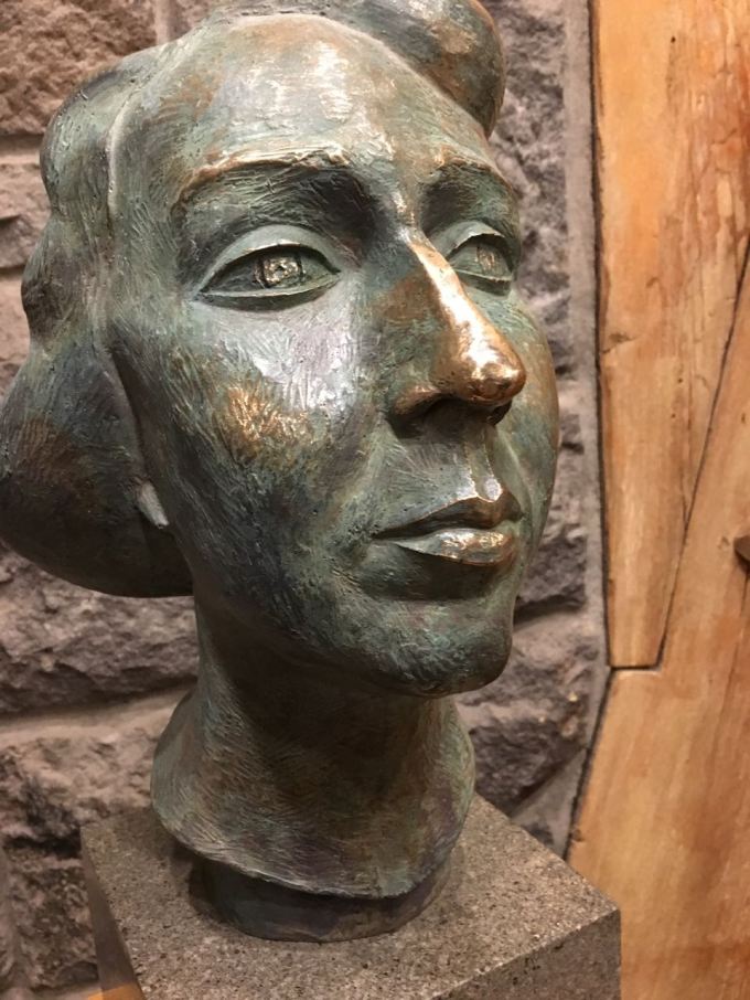 Rachael by Izquierdo